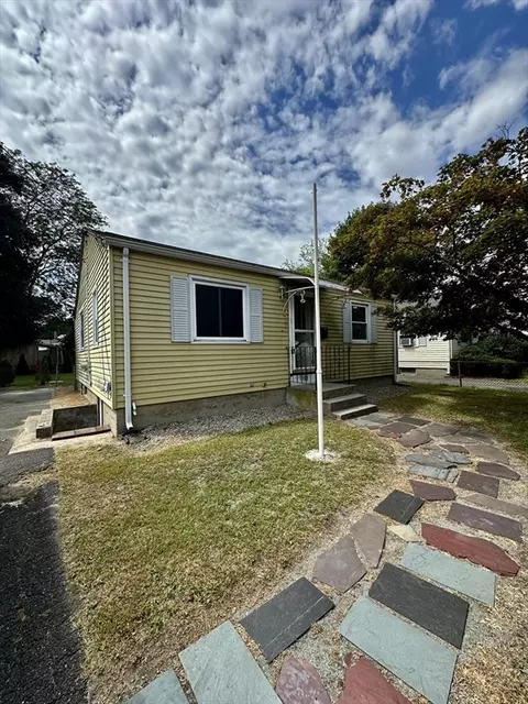 168 Middle St, Springfield, MA 01104