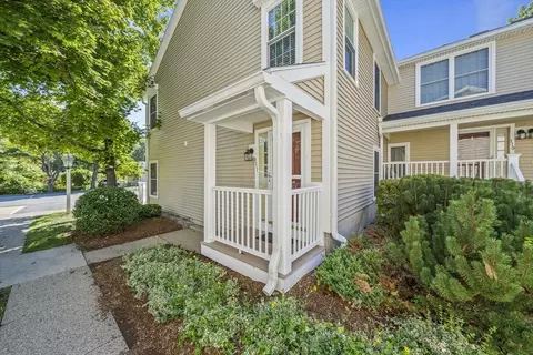 111 Bradford Commons Ln #111, Braintree, MA 02184