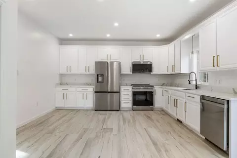 24 Bates St, Mendon, MA 01756 photo 8
