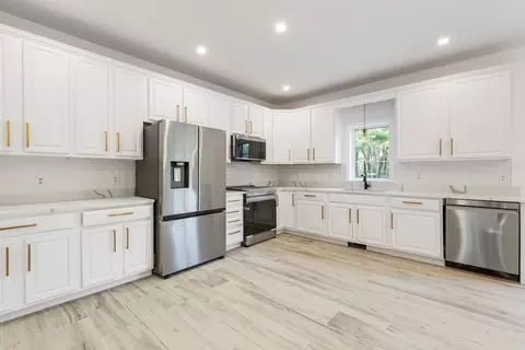24 Bates St, Mendon, MA 01756 photo 7