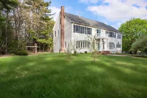 24 Bates St, Mendon, MA 01756