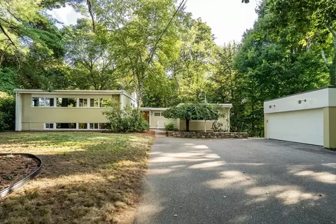 464 Concord Ave, Lexington, MA 02421