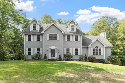 268 North St, Upton, MA 01568