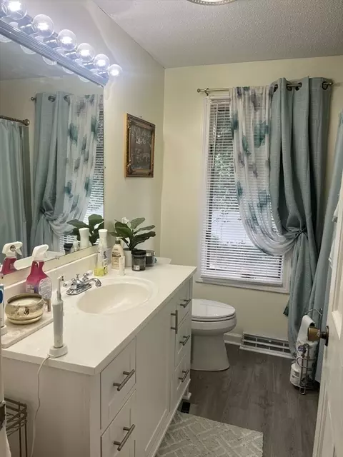 11 Calvin St, Springfield, MA 01104 photo 8