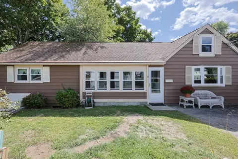 33 Monroe St, Taunton, MA 02780
