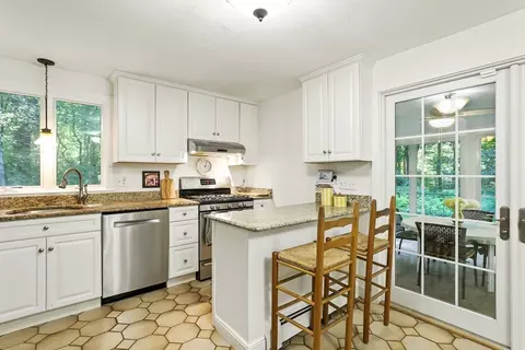 7 Carl Rd, Walpole, MA 02081 photo 9