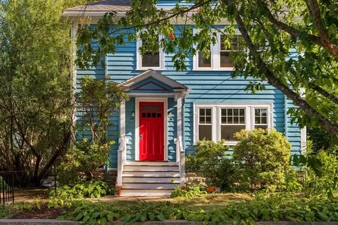 14 Hosmer St #1, Watertown, MA 02472