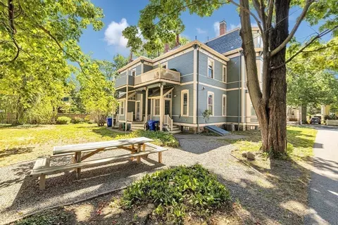 Exterior - 3 Gorham Ave #5, Brookline, MA 02445 photo 3 of 8