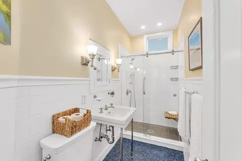 Bath - 3 Gorham Ave #5, Brookline, MA 02445 photo 1 of 1
