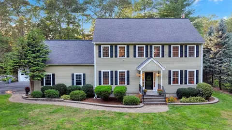 101 Mcgilpin Rd, Sturbridge, MA 01566