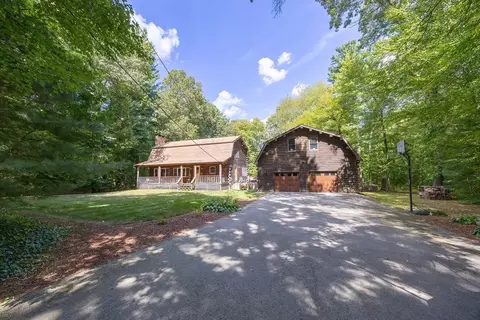 21 Hancock St, Plainville, MA 02762