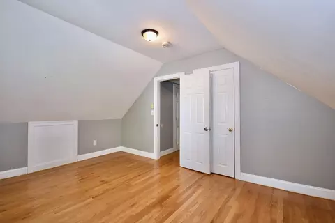Bedroom - 296 Lincoln Rd, Barnstable, MA 02601 photo 4 of 7