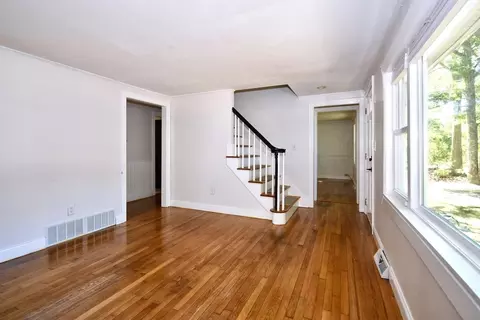 Living - 296 Lincoln Rd, Barnstable, MA 02601 photo 3 of 4
