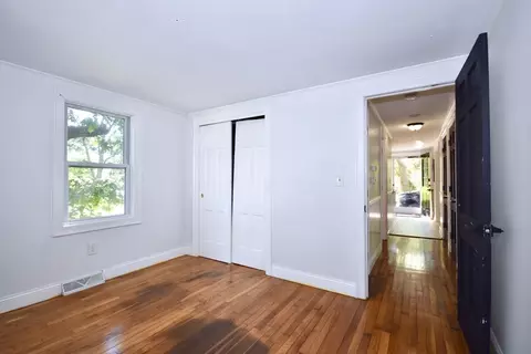 Bedroom - 296 Lincoln Rd, Barnstable, MA 02601 photo 2 of 7