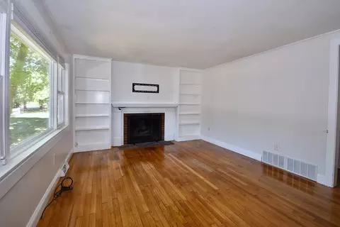 Living - 296 Lincoln Rd, Barnstable, MA 02601 photo 1 of 4
