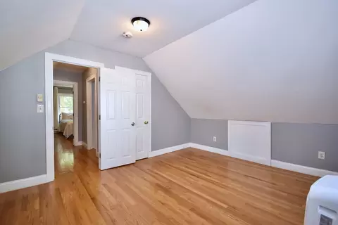 Bedroom - 296 Lincoln Rd, Barnstable, MA 02601 photo 5 of 7
