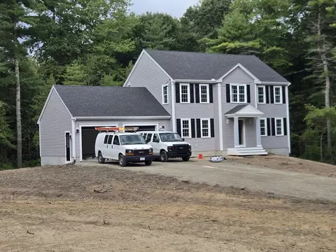 Exterior - 4 Bella Path, Middleboro, MA 02346 photo 2 of 10