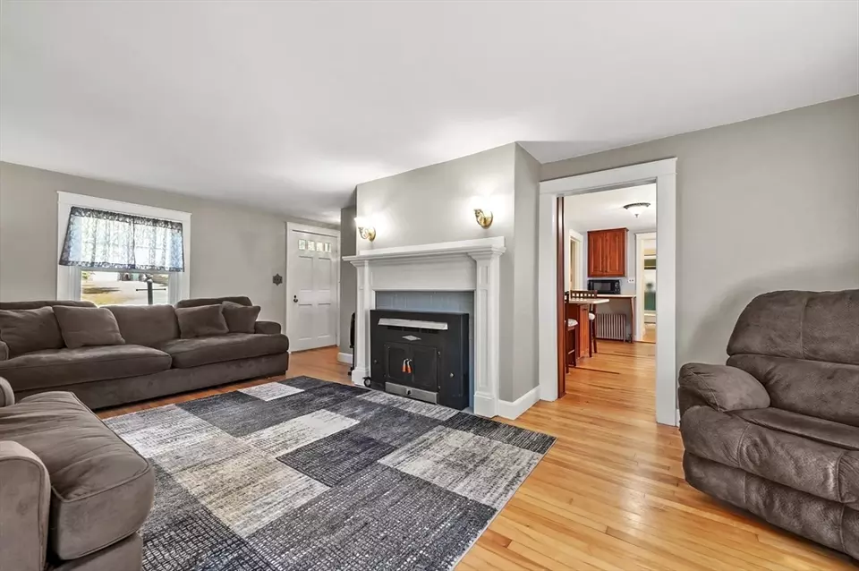 Living - 48 Appleton Rd, Auburn, MA 01501 photo 1 of 3