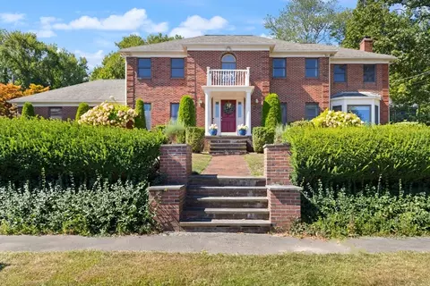 93 Brewster Dr, Norwood, MA 02062