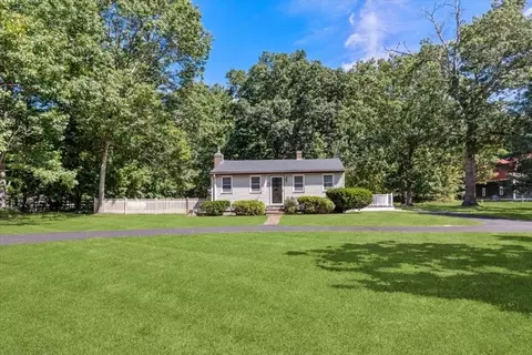 9 Beaver Dam Rd, Carver, MA 02330
