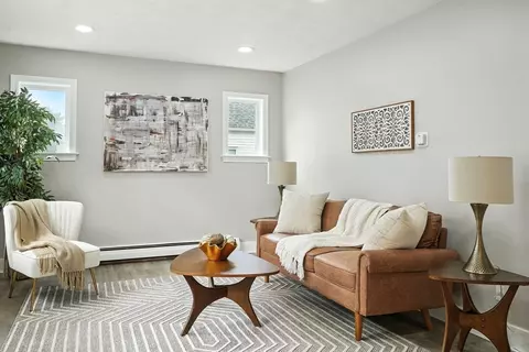 77 Coleman St, Springfield, MA 01109 photo 4
