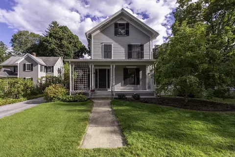 43 Middle St, Concord, MA 01742
