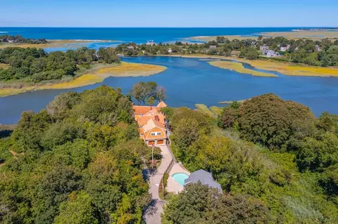 4390 Main, Yarmouth Port, MA 02675