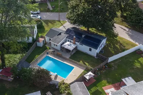 32 Wade Rd, Woonsocket, RI 02895 photo 8