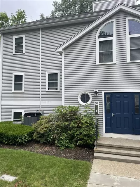 39 Harrison St #B, Boston, MA 02131