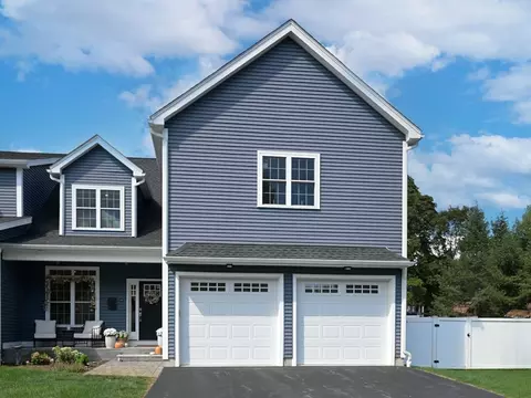 38 Cherry St #B, Hudson, MA 01749