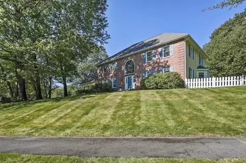 11 Country Way, Shrewsbury, MA 01545