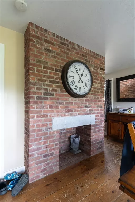 Dining - 157 School St, North Brookfield, MA 01535 photo 3 of 3