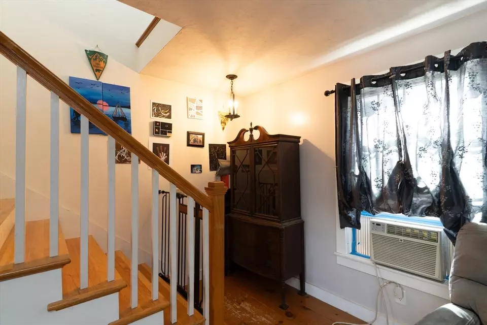 Entry Way - 157 School St, North Brookfield, MA 01535 photo 2 of 3