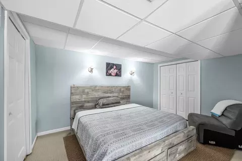 Bedroom - 77 Gates Ave, Springfield, MA 01118 photo 7 of 8