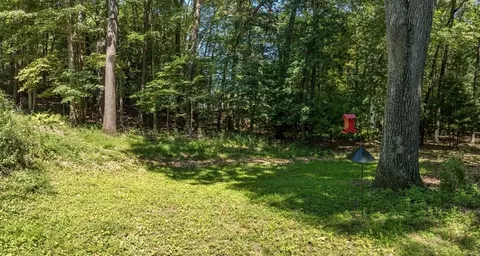 Exterior - 77 Gates Ave, Springfield, MA 01118 photo 6 of 7