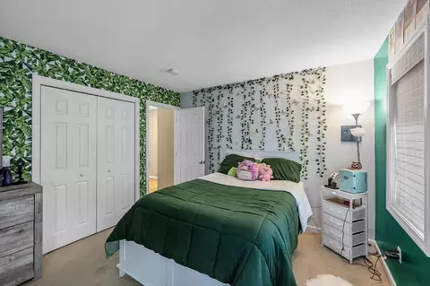 Bedroom - 77 Gates Ave, Springfield, MA 01118 photo 6 of 8