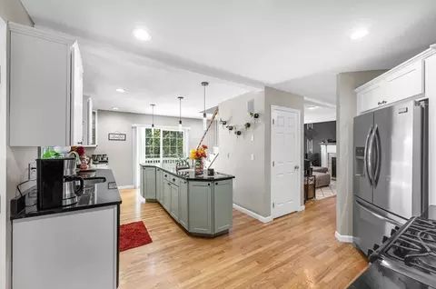 Entry Way - 77 Gates Ave, Springfield, MA 01118 photo 2 of 2