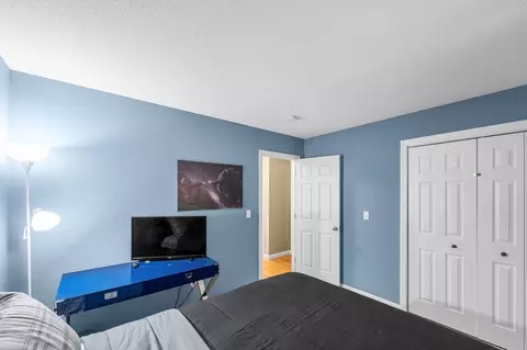 Bedroom - 77 Gates Ave, Springfield, MA 01118 photo 4 of 8