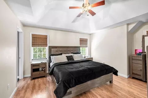 Bedroom - 77 Gates Ave, Springfield, MA 01118 photo 1 of 8