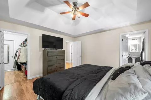 Bedroom - 77 Gates Ave, Springfield, MA 01118 photo 2 of 8