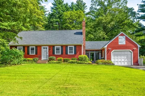 54 Kemp St, Groton, MA 01450