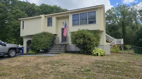 74 Crisci St, Leominster, MA 01453