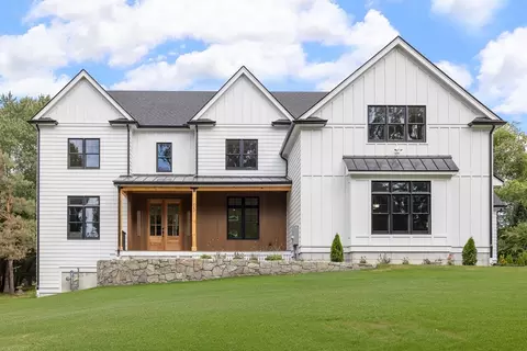 23 Everett St, Natick, MA 01760