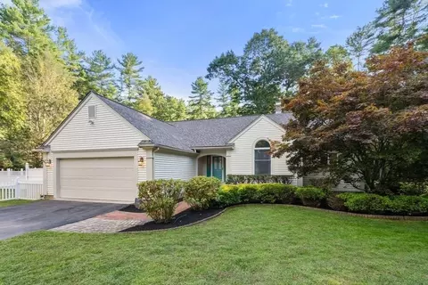 164 Plymouth St, Halifax, MA 02338