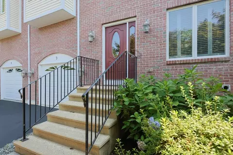 131 Fruit Hl #A3, North Providence, RI 02911