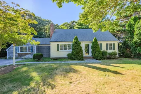 77 Robbins St, Barnstable, MA 02655