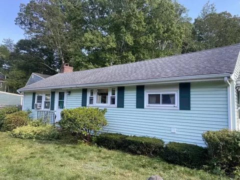 55 Border Rd, Holbrook, MA 02343