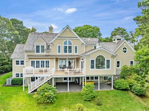 55 Shoestring Bay Rd, Mashpee, MA 02649
