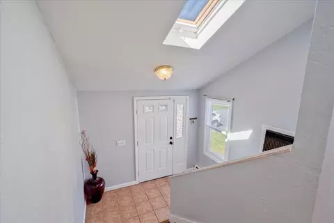 Entry Way - 24 Benham #B, Worcester, MA 01604 photo 1 of 1