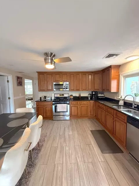 103 Swan St, Everett, MA 02149 photo 5